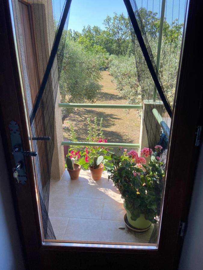 Location de vacances pour 6 personnes, avec vue et jardin, animaux acceptés à Mons (Var) - 2