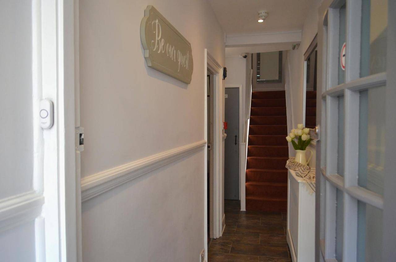 Twin Room with Shared Bathroom in Brighton, Sussex
