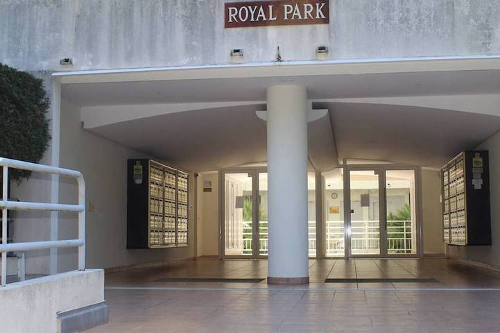Gîte pour 4 personnes, avec terrasse dans Parc de Vaugrenier