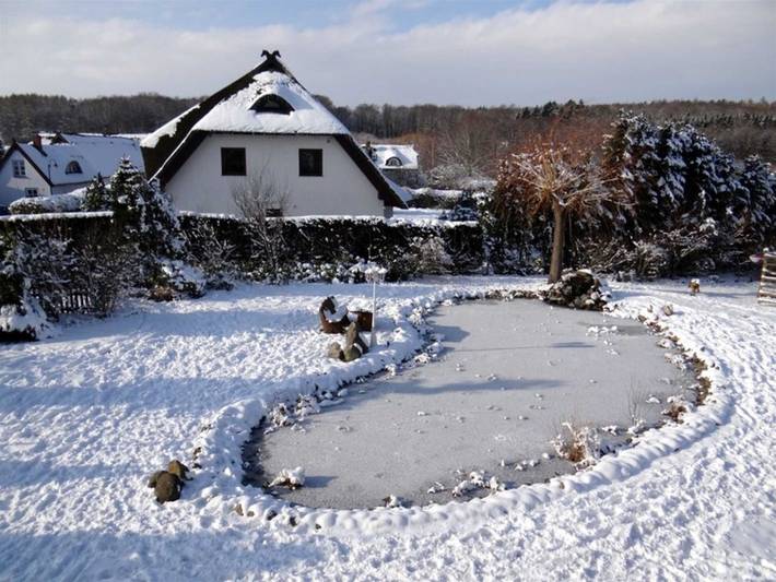 Ferienwohnung für 3 Personen, mit Ausblick und Terrasse sowie Garten in Zirkow