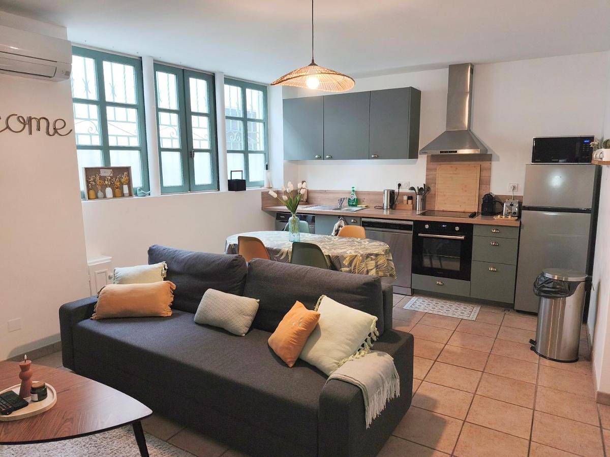 Appartement entier, Appartement central maison Marceau in Rivesaltes, Côte méditerranéenne (France)