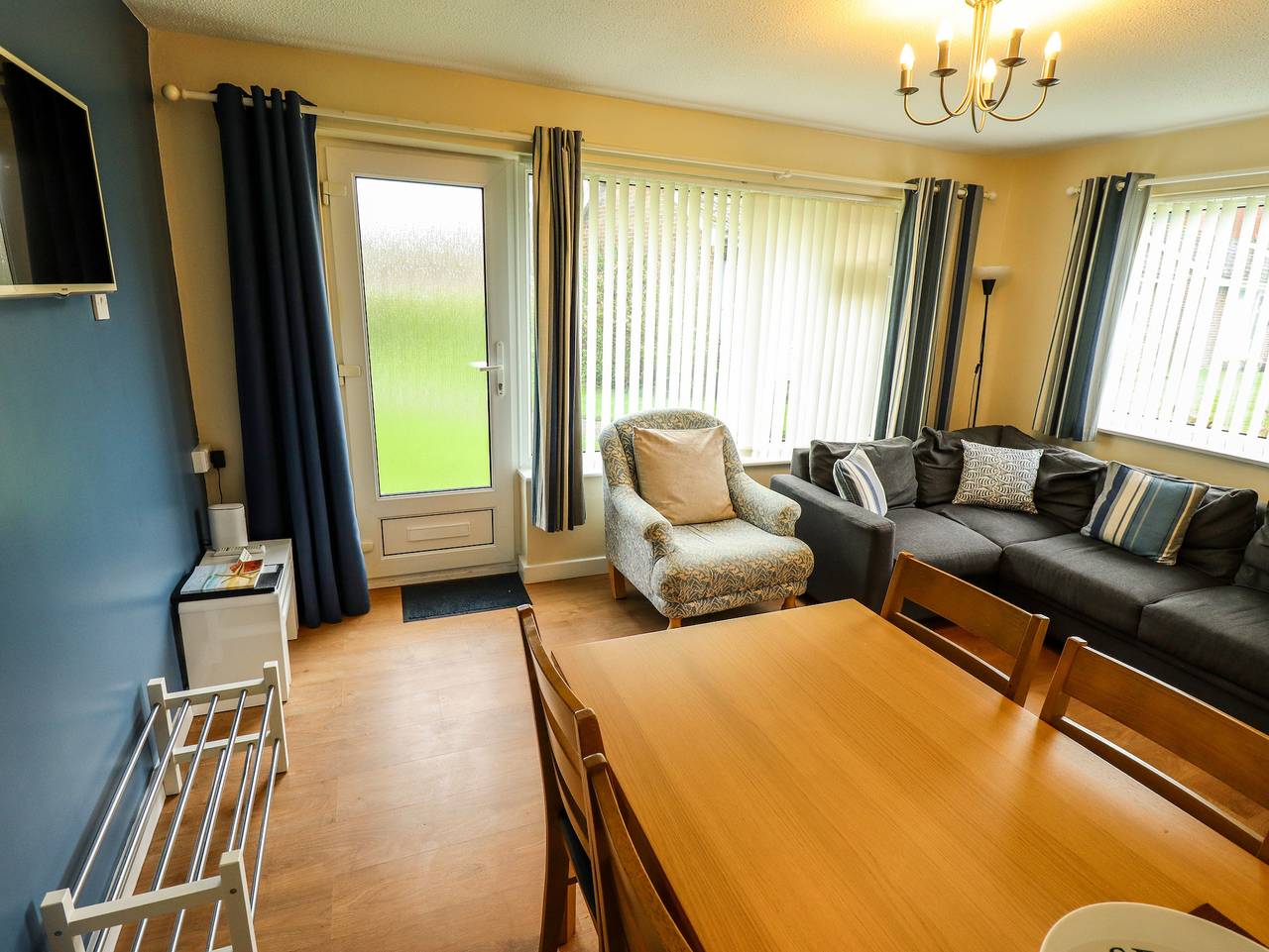 8 Royal Chalet Park in Mundesley, Norfolk Coast