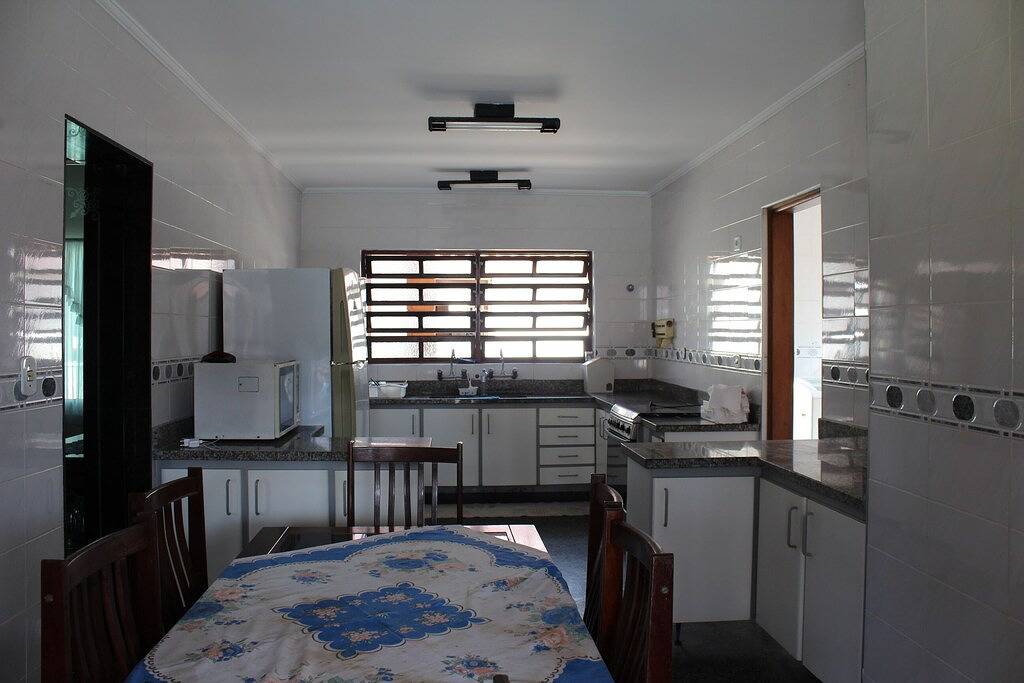 30 m vom Strand entfernt mit 8 Zimmern, 5 Suiten und Pool in Peruíbe, Baixada Santista