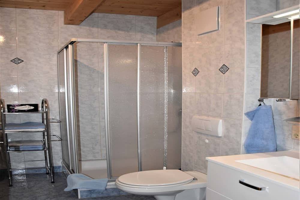 Ganze Wohnung, Nr. 5 Ferienwohnung, 40 qm Obergeschoss, 1 separates Schlafzimmer in Kurf, Bad Endorf