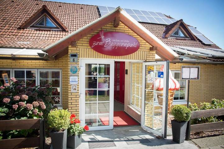 Hotel für 4 Personen, mit Terrasse und Garten in Nauen