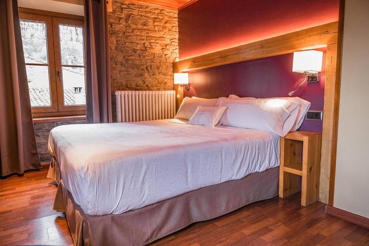 Gîte pour 2 personnes, avec terrasse et vue à Rupit i Pruit - 2