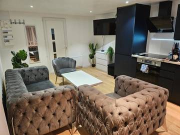 Gîte pour 6 personnes, avec terrasse et piscine ainsi que jacuzzi et jardin dans Fresnes-sur-Marne