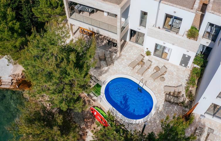 Ferienhaus für 10 Personen, mit Terrasse, mit Haustier in Starigrad Paklenica - 2