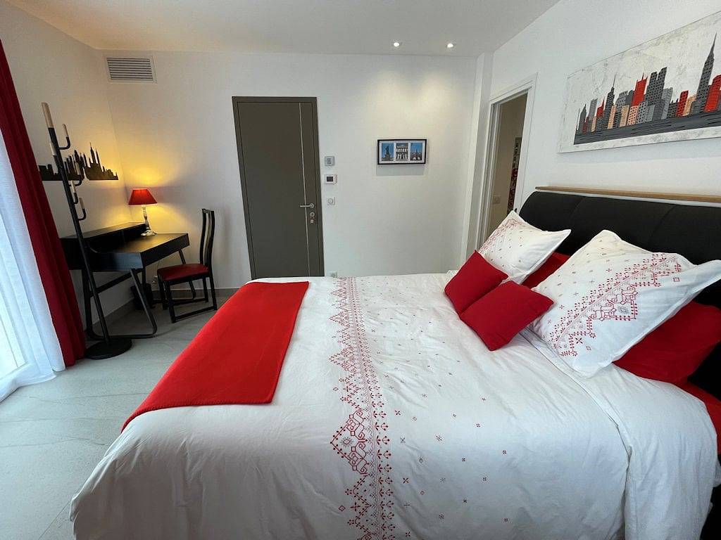 Chambres d’hôtes Smartazur - Chambre Rouge in Vence, Région de Cannes