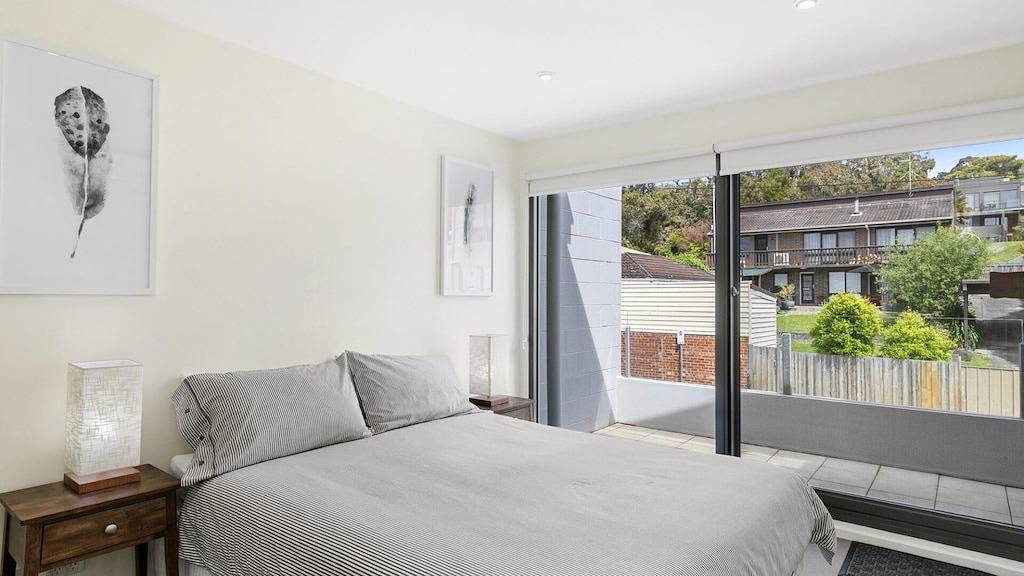 Ganze Wohnung, One 36 - Zentrale Strandwohnung mit erstklassiger Aussicht und Wifi in Lorne, Great Ocean Road