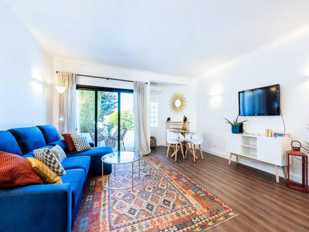 Ganze Wohnung, Villa in Ferragudo nahe Caneiros Strand in Ferragudo, Faro Distrikt