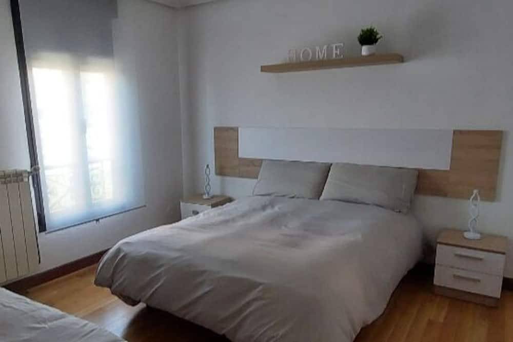 Apartamento entero, Amplio piso con terraza en Maliaño in Camargo, Costa de Cantabria