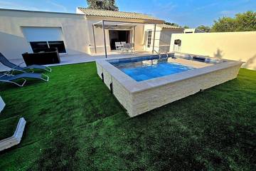 Gîte pour 4 personnes, avec jacuzzi et jardin à Saint-Marcel-d'Ardèche