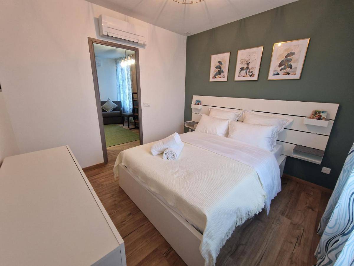 Appartement entier, One-Bedroom Apartment in Viry-Châtillon, Essonne