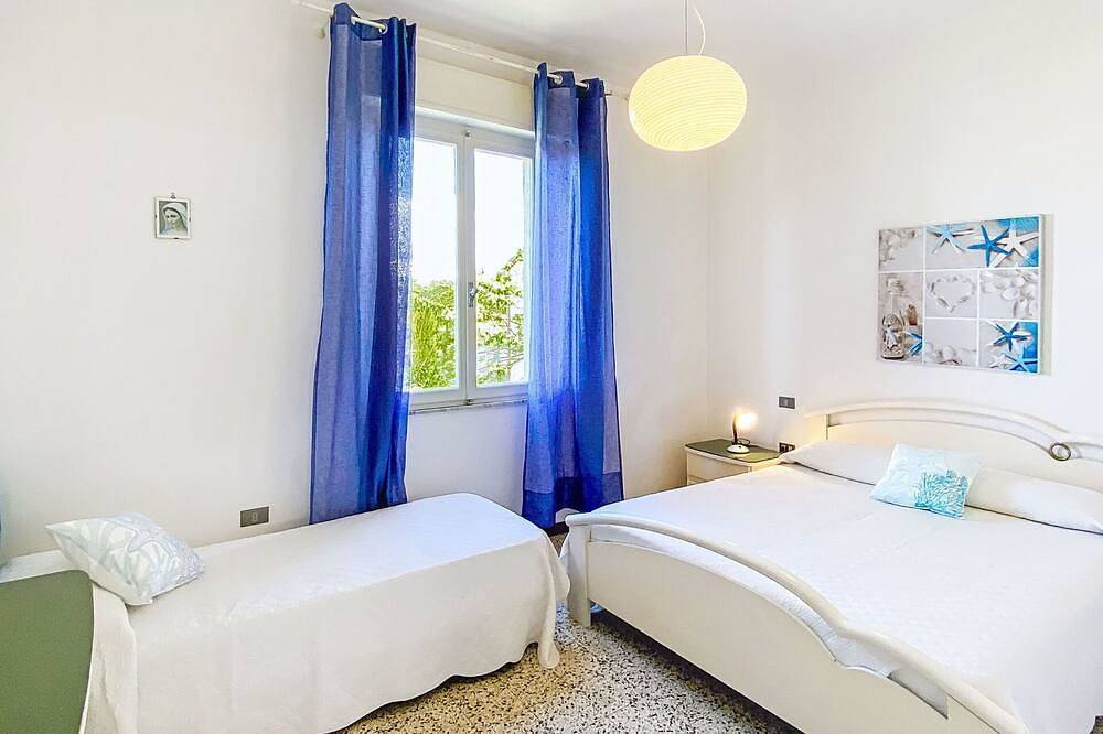 Entire apartment, Lovely apartment for 6 guests with Wifi, Tv, balcony and panoramic view in Castiglioncello, Rosignano Marittimo