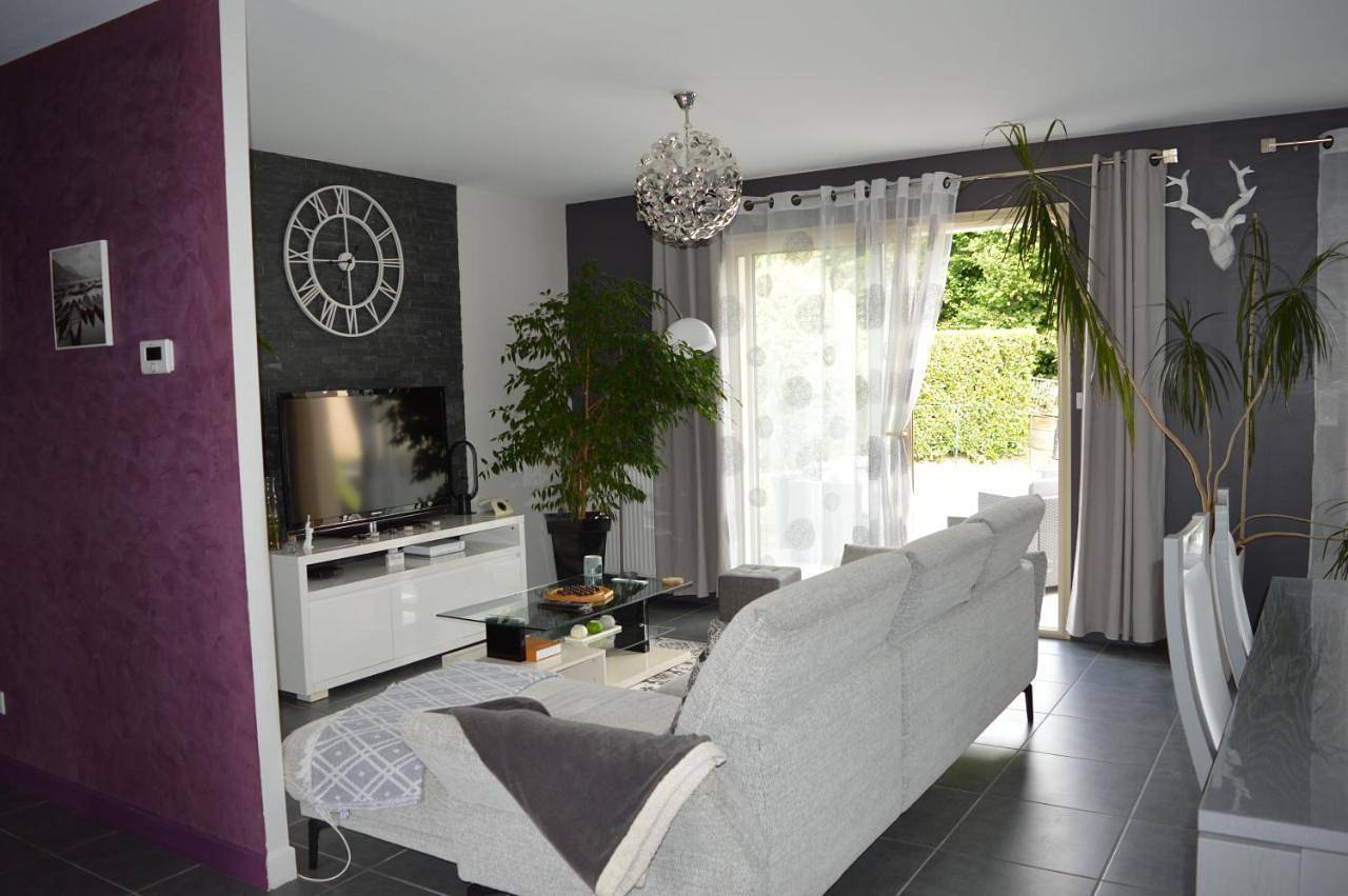 L' Escale Contemporaine-Happy House conciergerie in Sainte-Feyre, Région de Guéret