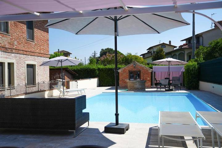 Guesthouse for 2 people, with pool and garden as well as view - 1