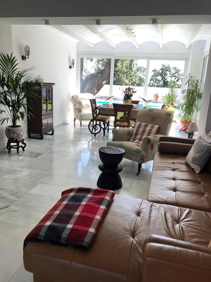 Chalet para 5 personas, con jardín además de vistas y piscina en Aljarafe