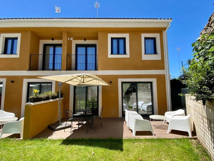 Casa de vacaciones para 12 personas, con jardín además de vistas y piscina en Provincia de Salamanca