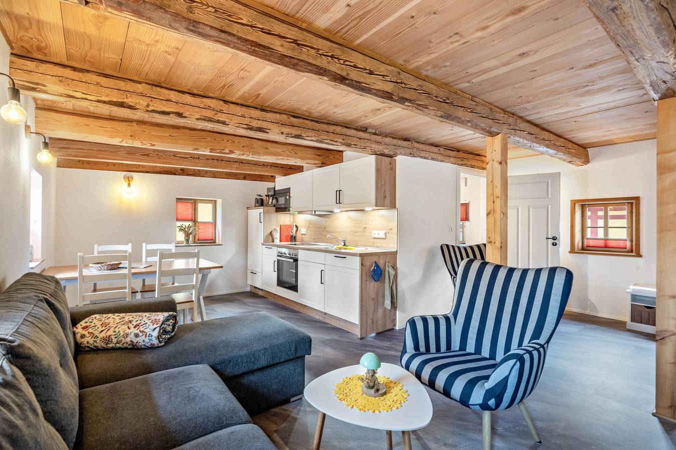 Ganze Wohnung, Ferienwohnung 'Scheibe' mit Bergblick und Wi-Fi in Bertsdorf-Hörnitz, Zittauer Gebirge