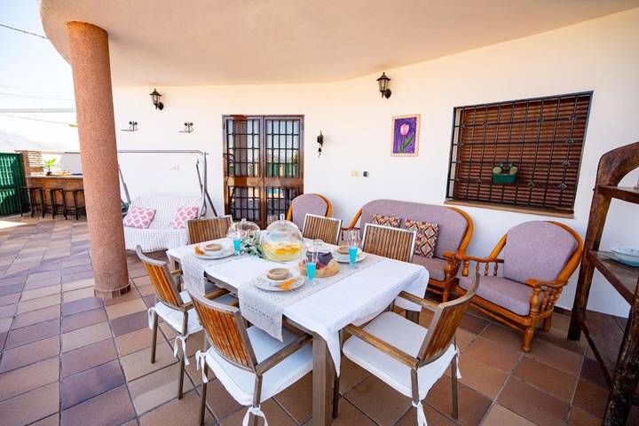 Casa de vacaciones para 10 personas, con Balcón y Terraza además de Jardín y Piscina en Loja - 4