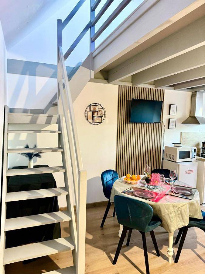 Appartement entier, One-Bedroom Apartment in Pontorson, Région d'Avranches