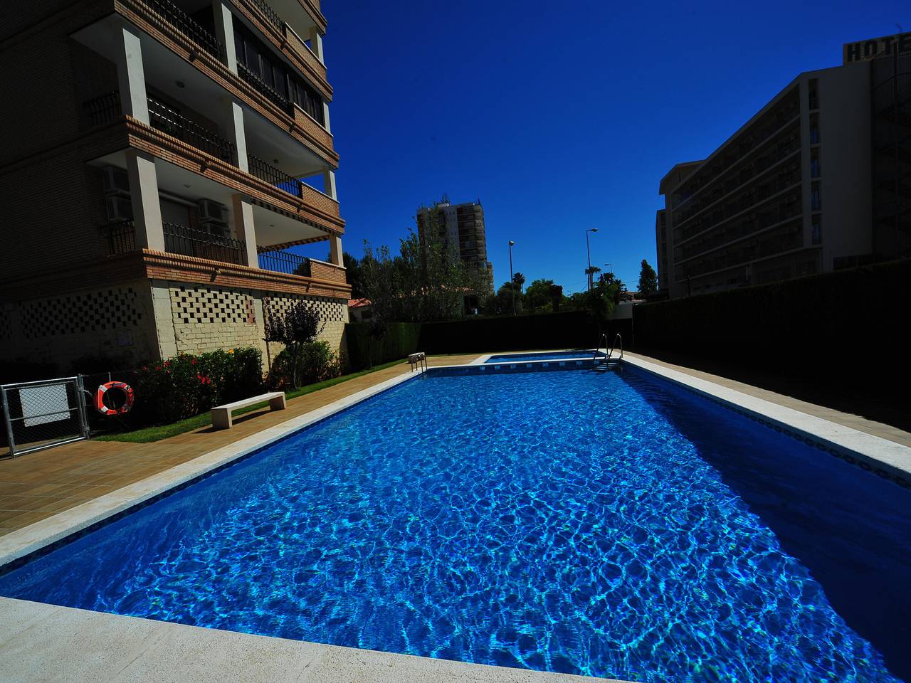 Apartamento entero, Apartamento en Benicàssim con piscina y parking, 6 personas in Benicasim, Costa del Azahar