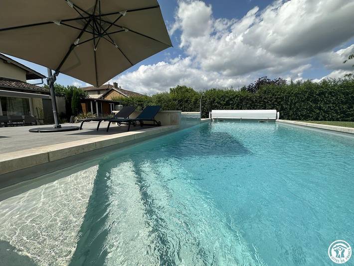 Gîte pour 5 personnes, avec terrasse et piscine