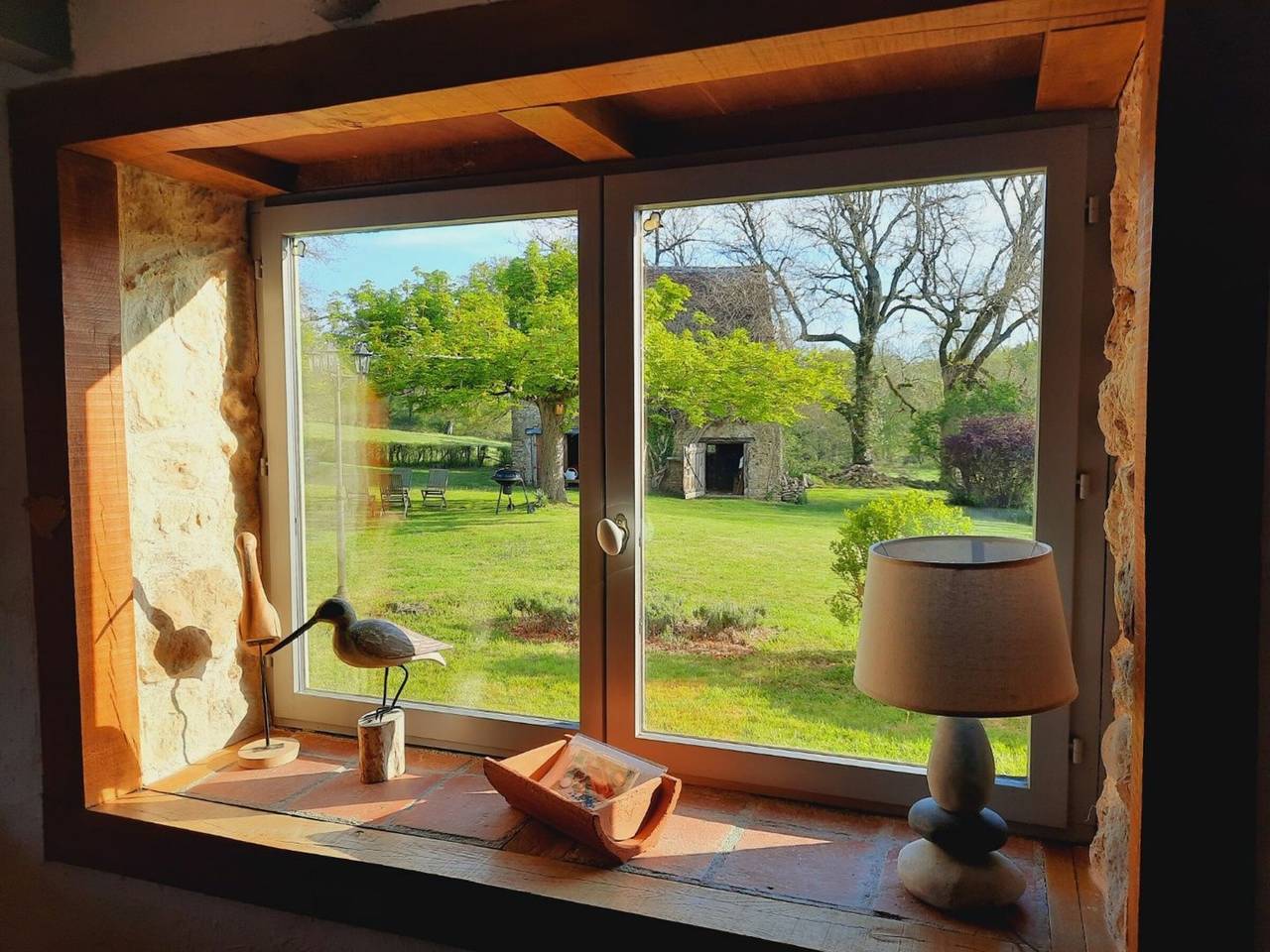 Casa de Campo con Jardín, Terraza y Vistas al Lago en Indre, Berry in Bazaiges, Región de La Châtre