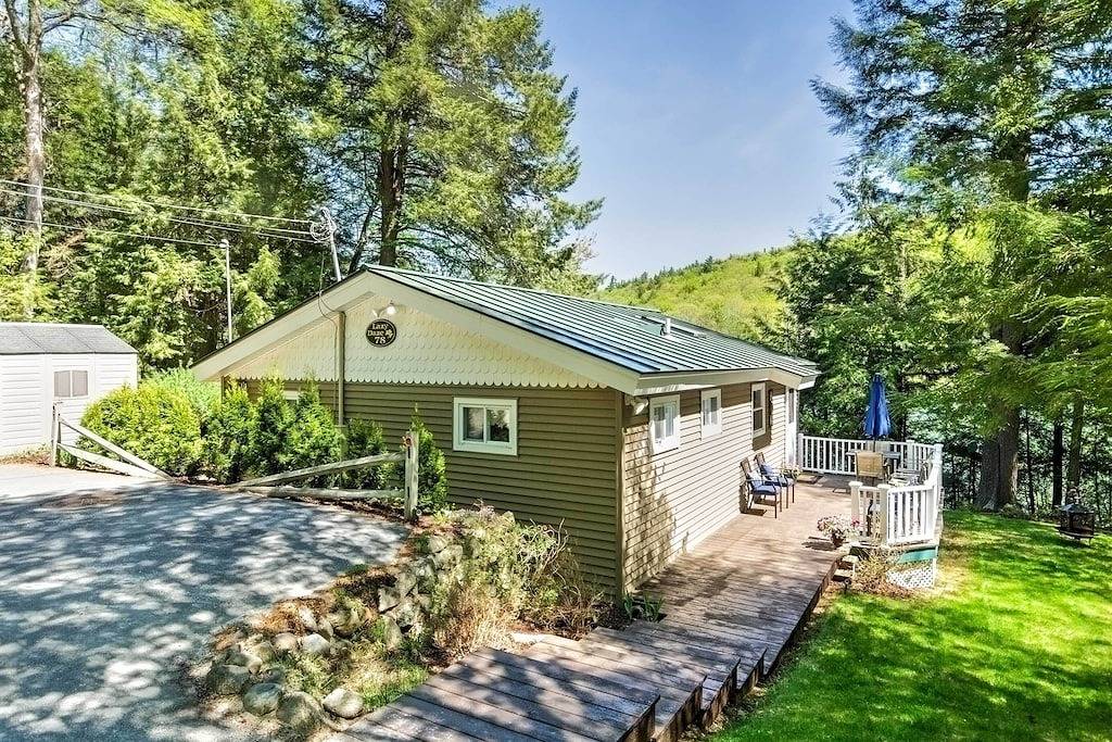 Waterfront Newbury Cottage mit Deck am Lake Sunapee! in Newbury (NH), Lake Sunapee