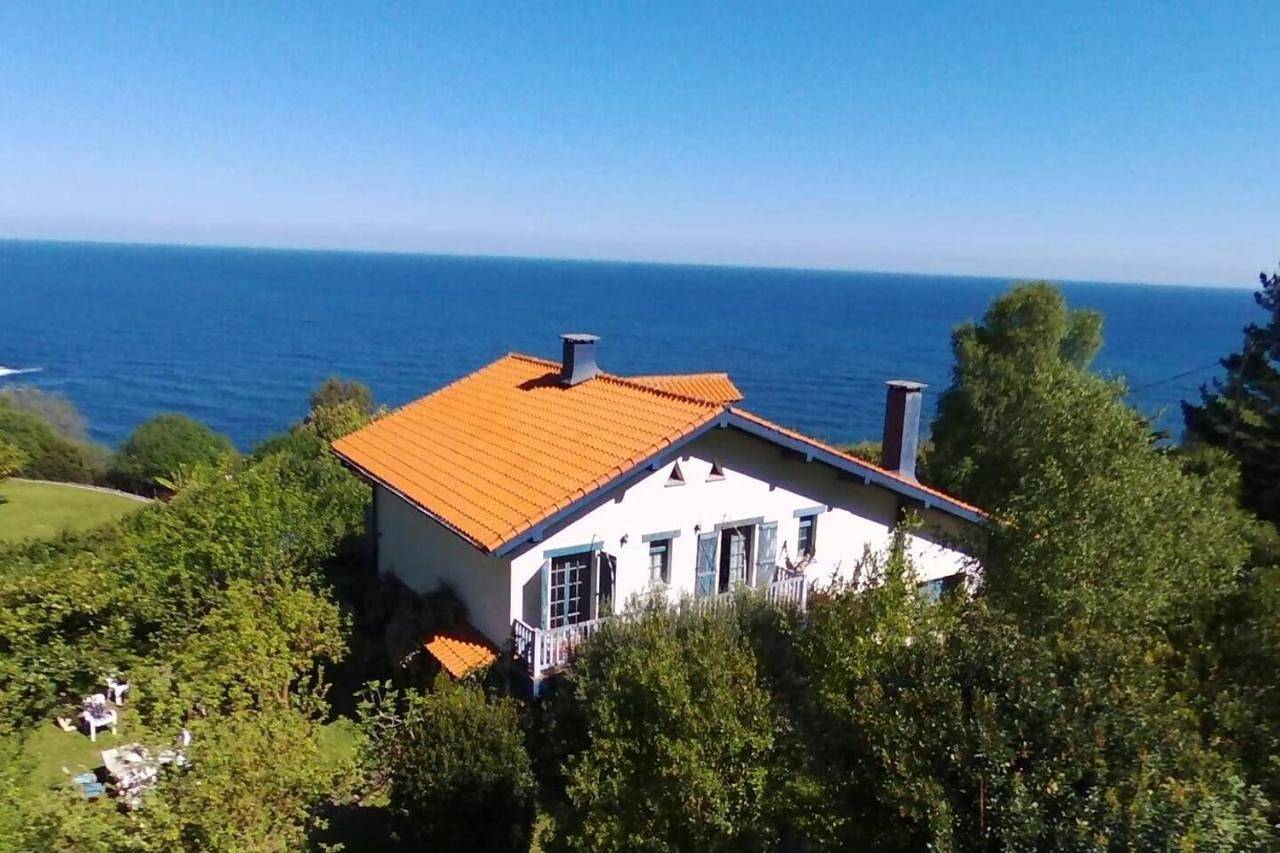 Gurbialde Etxea in Motrico, Costa Vasca