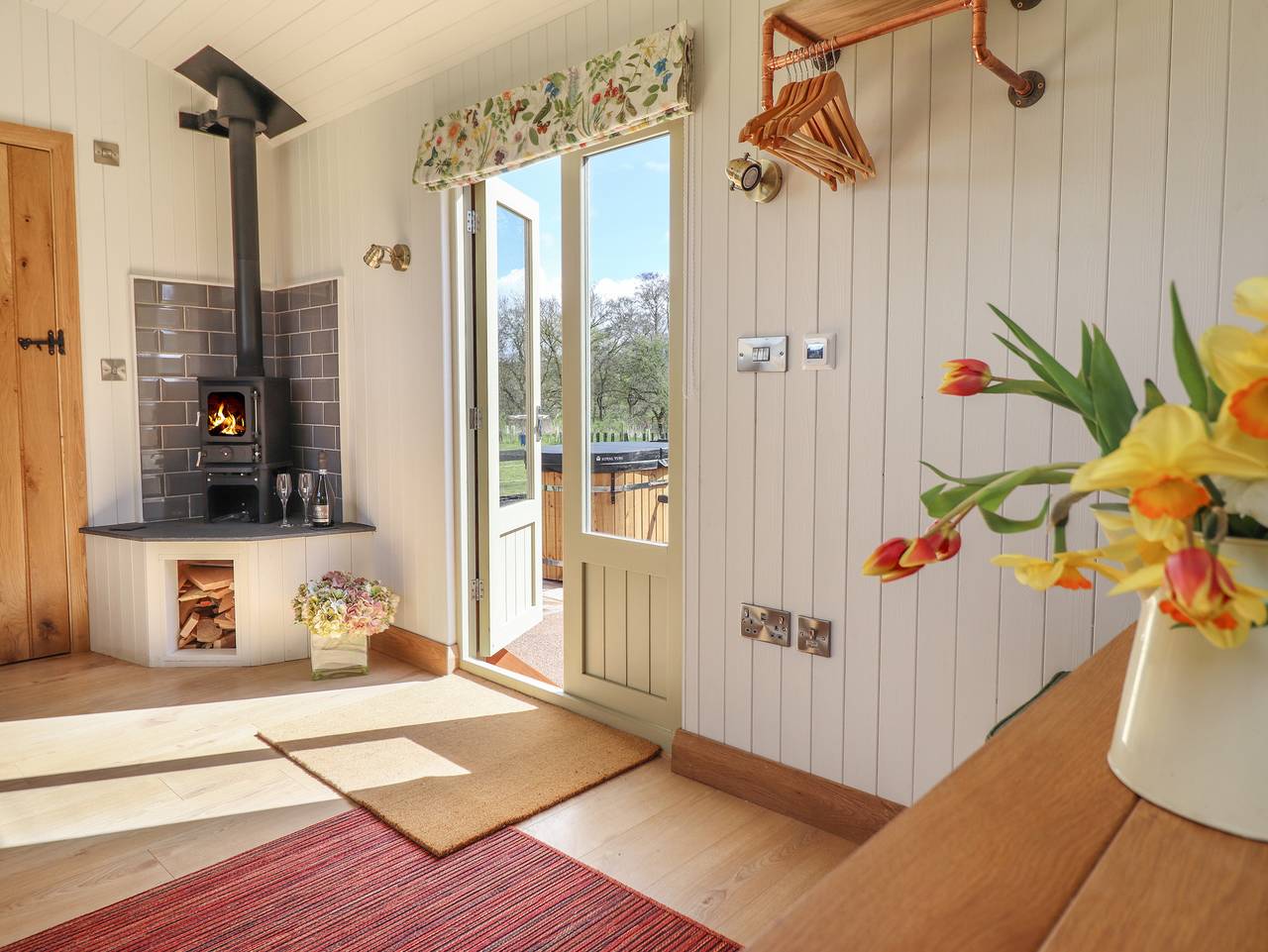 Balwen Shepherd's Hut in Powys
