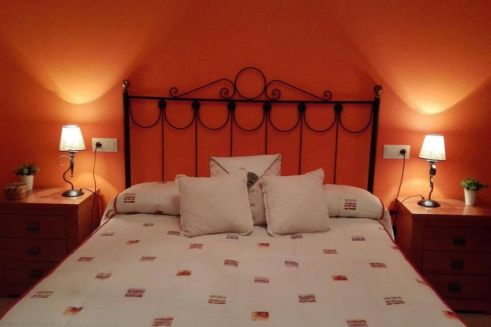 Der Aussichtspunkt von Cobeña. 60 m Haus. mit herrlichem Blick auf die Picos de Europa. in Cillorigo de Liébana, Cordillera Cantábrica