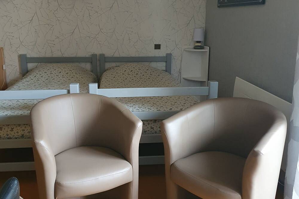 Apartamento entero, Dpt Gers. Appt Renowned spa and tourism resort. Very nice lake for bike rides in Cazaubon, Gers