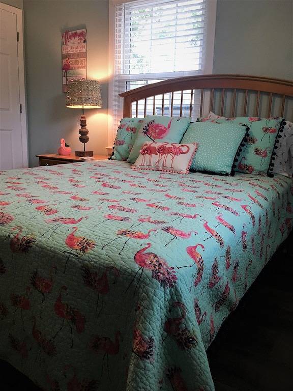 The Blue Cottage, Eingebettet in eine verschlafene Gegend, nur einen kurzen Spaziergang vom Strand entfernt. in Oak Island (NC), Brunswick County