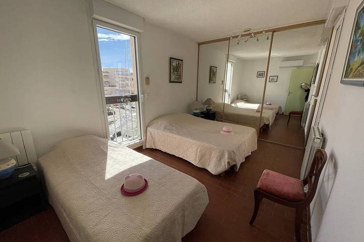Appartement entier, Spacieux Appartement 2 Chambres, Vue Sur Le Quai d'Honneur in Bormes-les-Mimosas, Côte méditerranéenne (France)