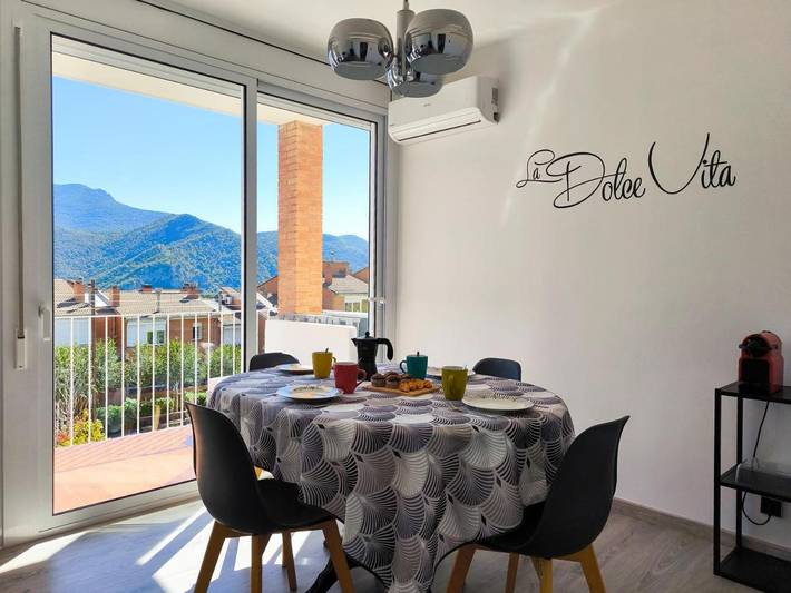 Casa rural con piscina para 6 personas, con vistas además de terraza y piscina en Berguedà - 4