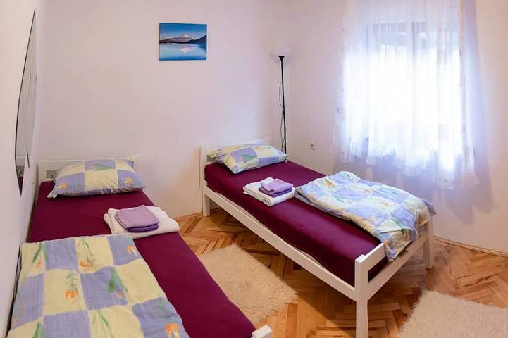 Ganze Wohnung, 2 bedroom cozy apartment in Srb in Gračac, Zadar