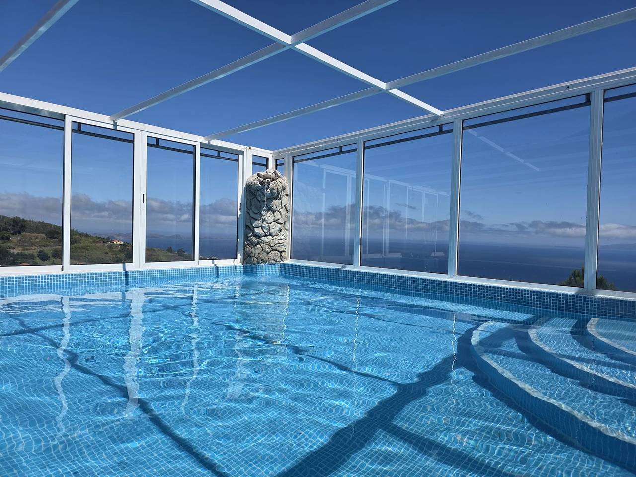 Ganze Wohnung, Ocean Heated Pool&Jacuzzi View Ii Flat in Camacha, Madeira