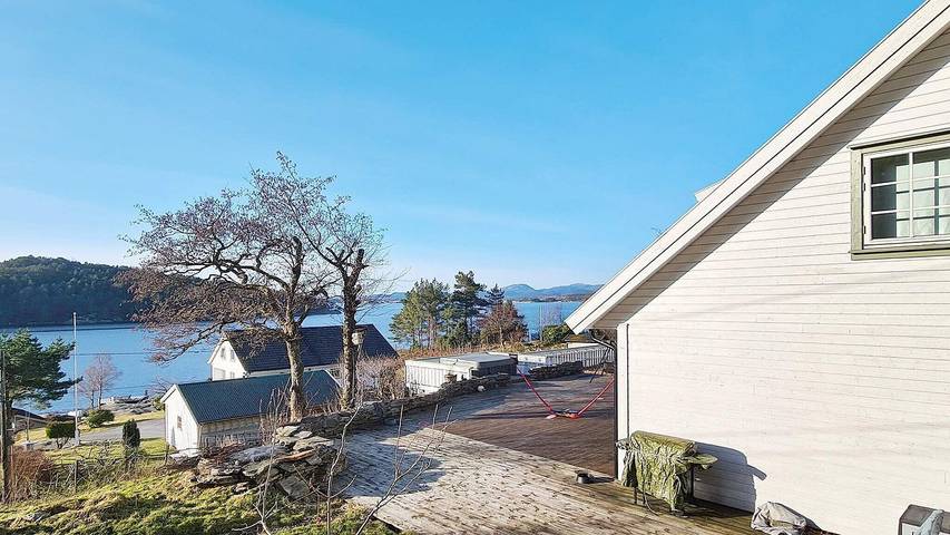 Ferienhaus für 8 Personen, mit Whirlpool und Garten sowie Terrasse in Masfjorden