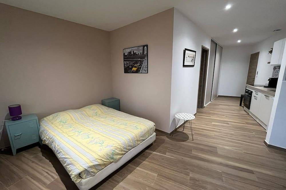 Ganze Wohnung, Large 50m2 studio, in the heart of the Maquis, San gavino di Figari in Figari, Sartène und Umgebung