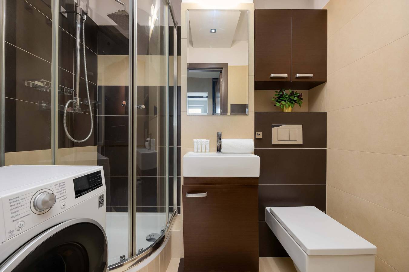 Apartamento entero, Cozy Apartment | Balcony and Workspace in Varsovia Śródmieście, Varsovia