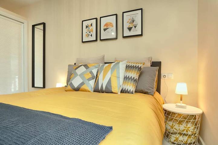 Entire apartment, Castilla 75, Apartment 2 bedrooms 2nd Floor in Central Seville, Sevilla