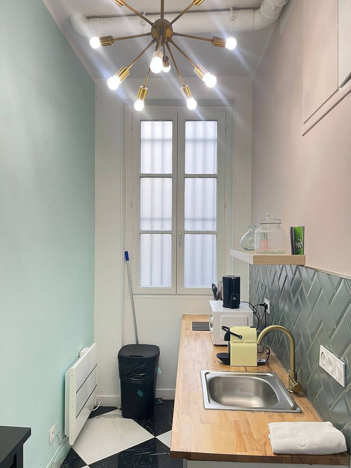 Entire apartment, Lovely Studio in Beautiful Montmarte Area in Paris, Ile de France