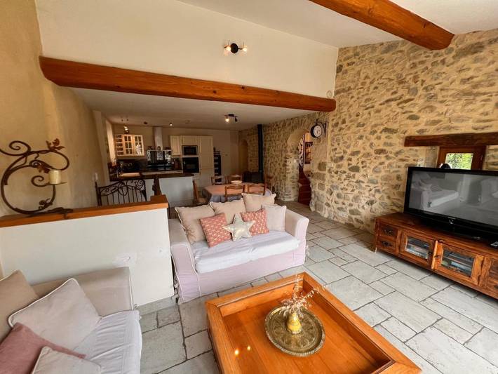 Location de vacances pour 8 personnes, avec jardin et vue à Roche-Saint-Secret-Béconne - 4