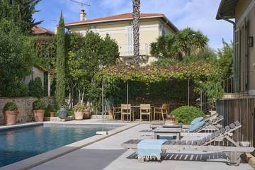 Gîte pour 10 personnes, avec piscine, adapté aux familles à Le Cannet