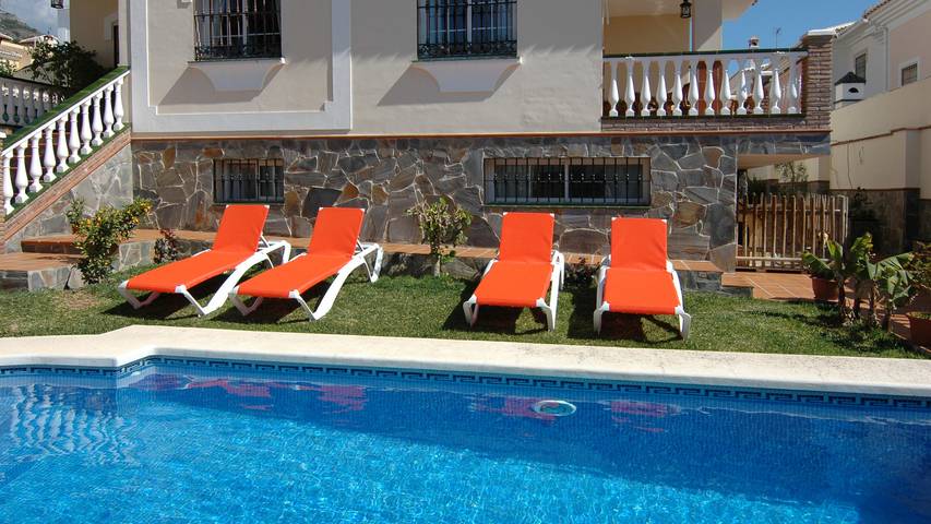 Casa rural para 10 personas, con terraza y jardín en Nerja - 2