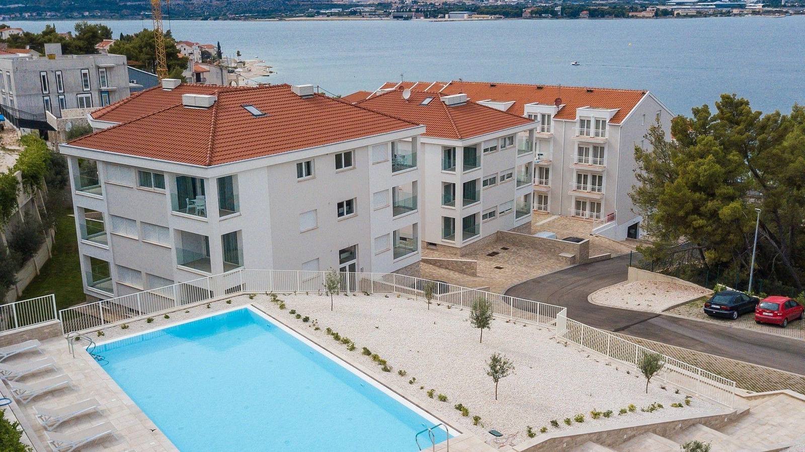 Ganze Ferienwohnung, Ferienwohnung in Arbanija mit Privatparkplatz und teilweisem Meerblick in Arbanija, Ciovo