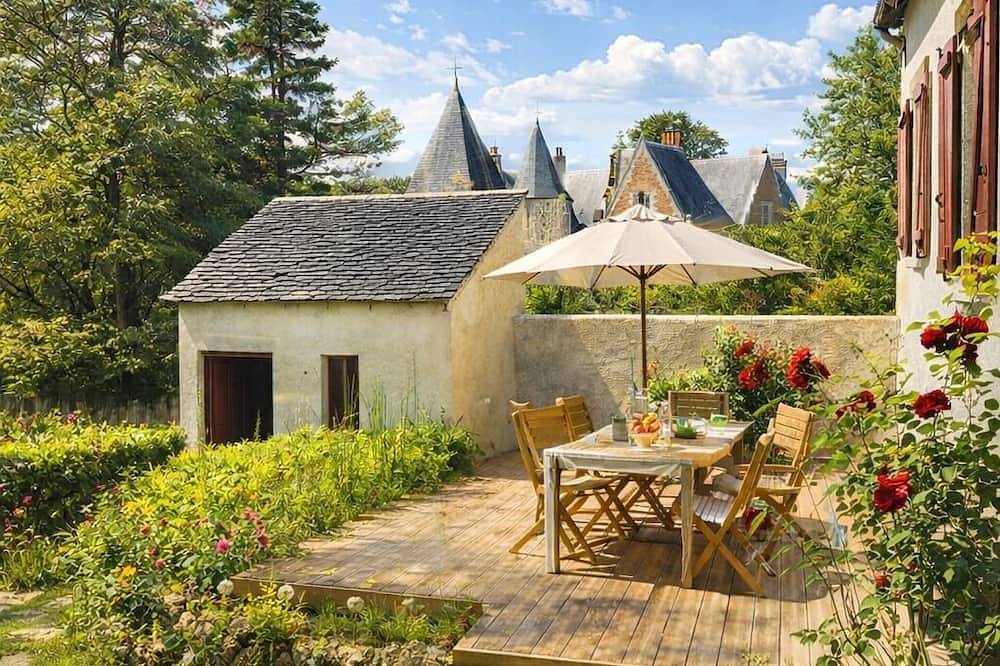 Gîte au calme , proche centre ville , avec beau jardin face au Clos Lucé! in Amboise, Région de Tours