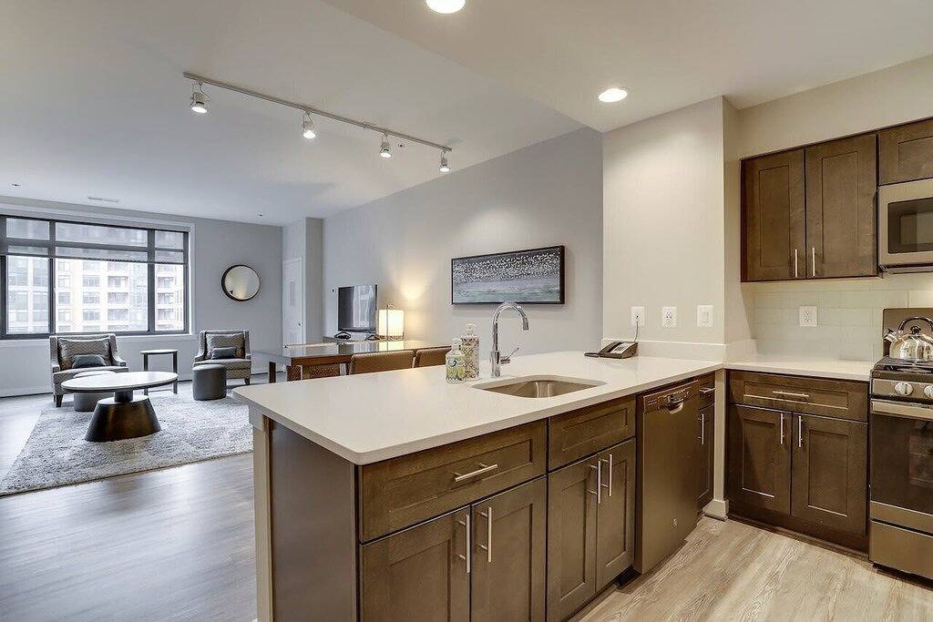 Ganze Wohnung, Sojourn | Courtland Towers | 2 Br in Arlington (VA), Arlington County